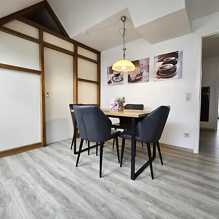 דירה Design Gruenwald Grosse Auf 2 Etagen גוסלר